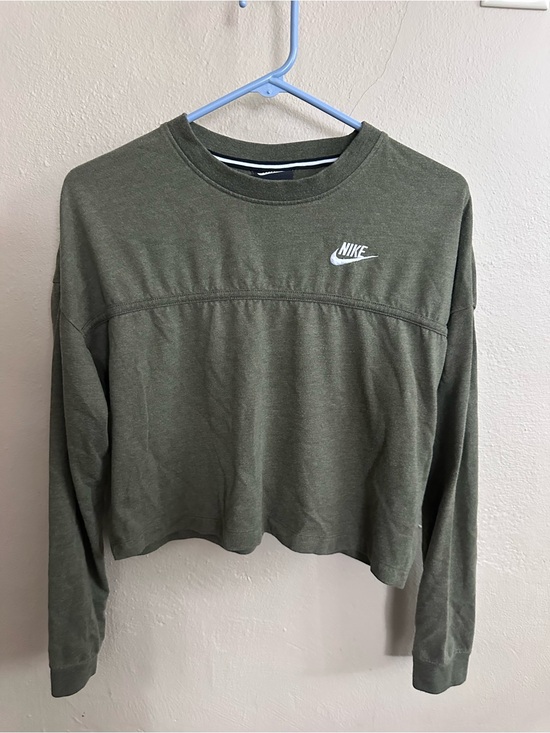 Nike Tops - Nike Women’s Olive Crewneck Cropped Sweatshirt